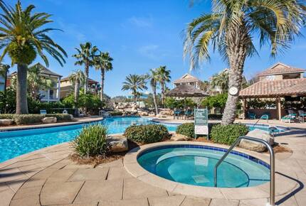 The Pink Shell Destin | Spacious Family Retreat Near Beaches - Destin, Florida