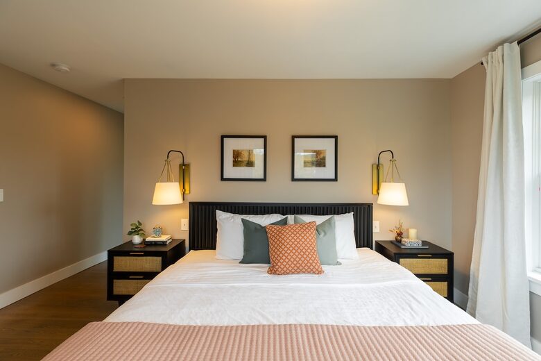 Modern Farmhouse Retreat with Waterfall Views in the Catskills - Kerhonkson, New York