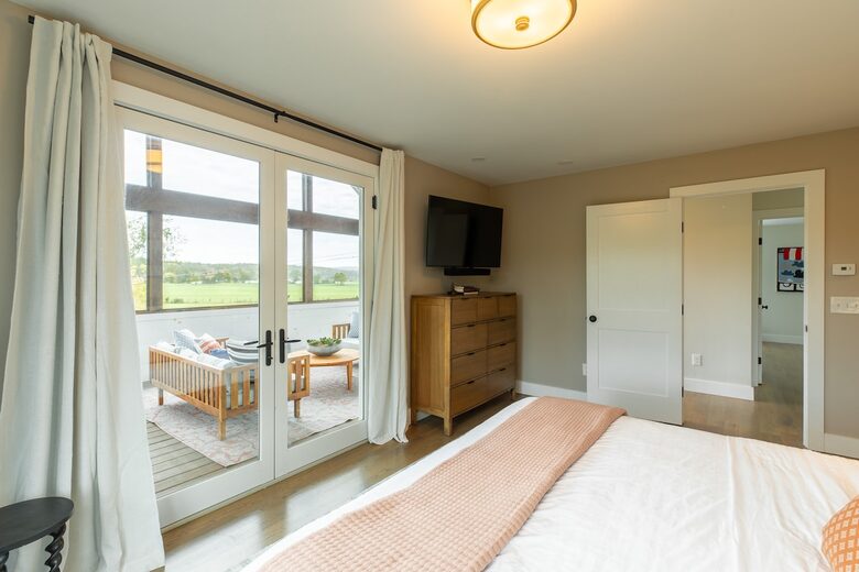 Modern Farmhouse Retreat with Waterfall Views in the Catskills - Kerhonkson, New York