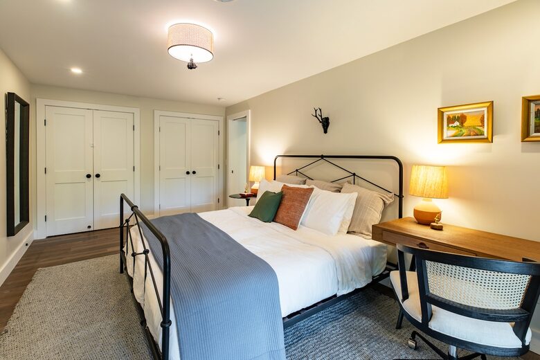 Modern Farmhouse Retreat with Waterfall Views in the Catskills - Kerhonkson, New York