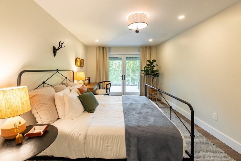 Modern Farmhouse Retreat with Waterfall Views in the Catskills - Kerhonkson, New York