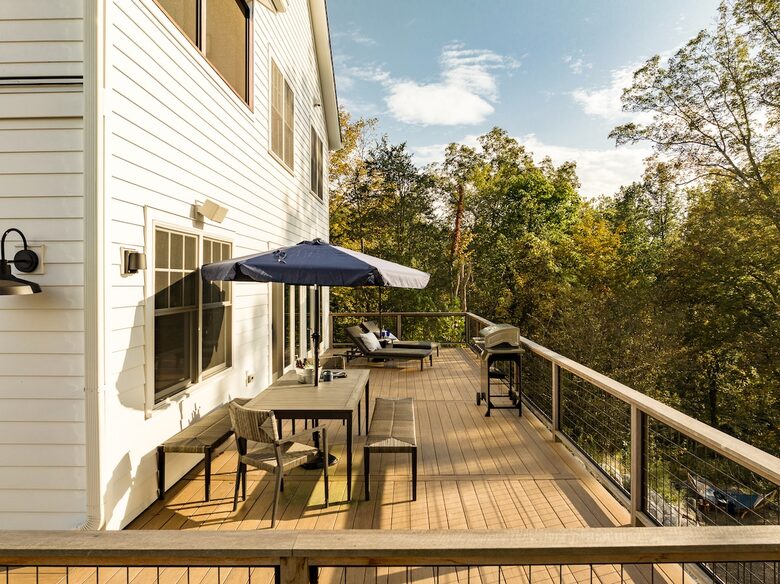 Modern Farmhouse Retreat with Waterfall Views in the Catskills - Kerhonkson, New York