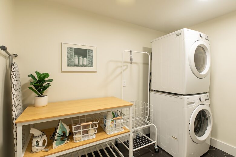 Modern Farmhouse Retreat with Waterfall Views in the Catskills - Kerhonkson, New York