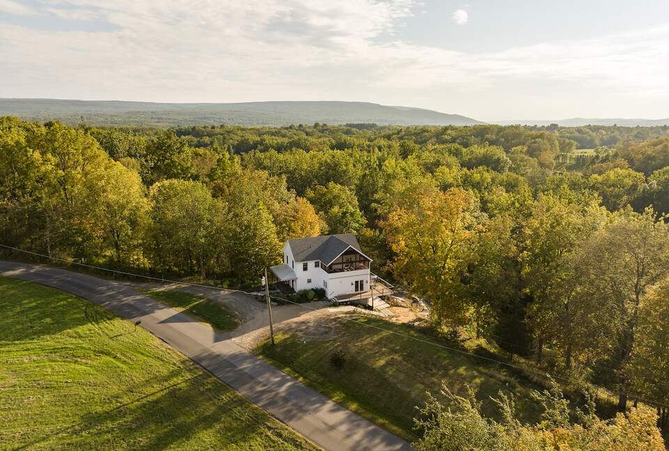 Modern Farmhouse Retreat with Waterfall Views in the Catskills - Kerhonkson, New York