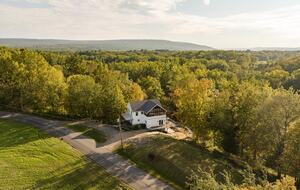 Modern Farmhouse Retreat with Waterfall Views in the Catskills - Kerhonkson, New York