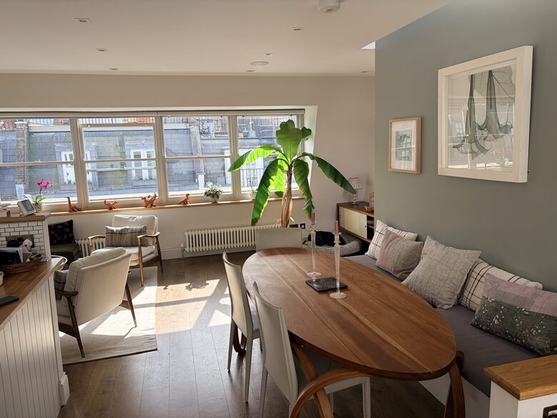 A Notting Hill Mews House with Rooftop Views - London, United Kingdom