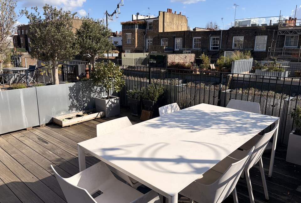 A Notting Hill Mews House with Rooftop Views - London, United Kingdom