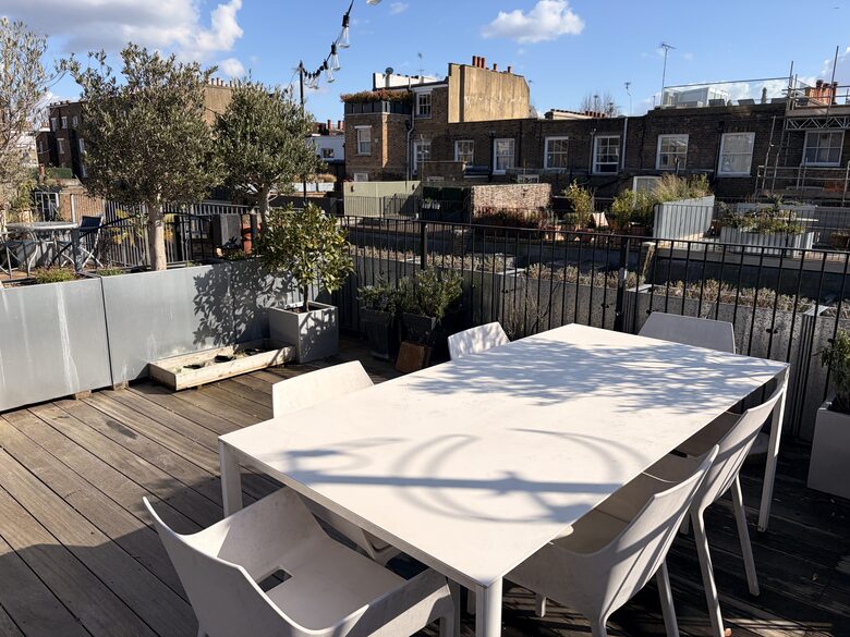 A Notting Hill Mews House with Rooftop Views - London, United Kingdom