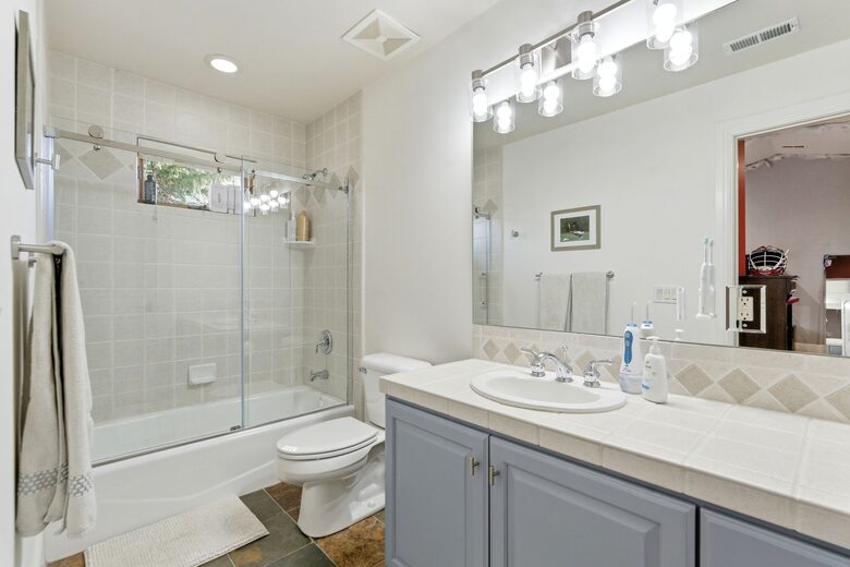 Upstairs Full Bathroom 2