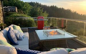 A Modern Sanctuary Above the Anglesey Coast - Llanddona, Isle of Anglesey, United Kingdom