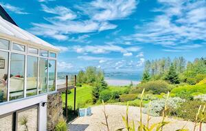 A Modern Sanctuary Above the Anglesey Coast - Llanddona, Isle of Anglesey, United Kingdom