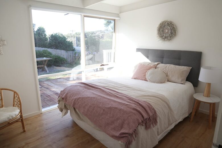 Back Beach Retreat Among the Trees in Blairgowrie - Melbourne, Australia