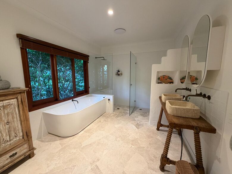 Private Courtyard and Lap Pool Retreat in Central Byron Bay - Byron Bay, Australia