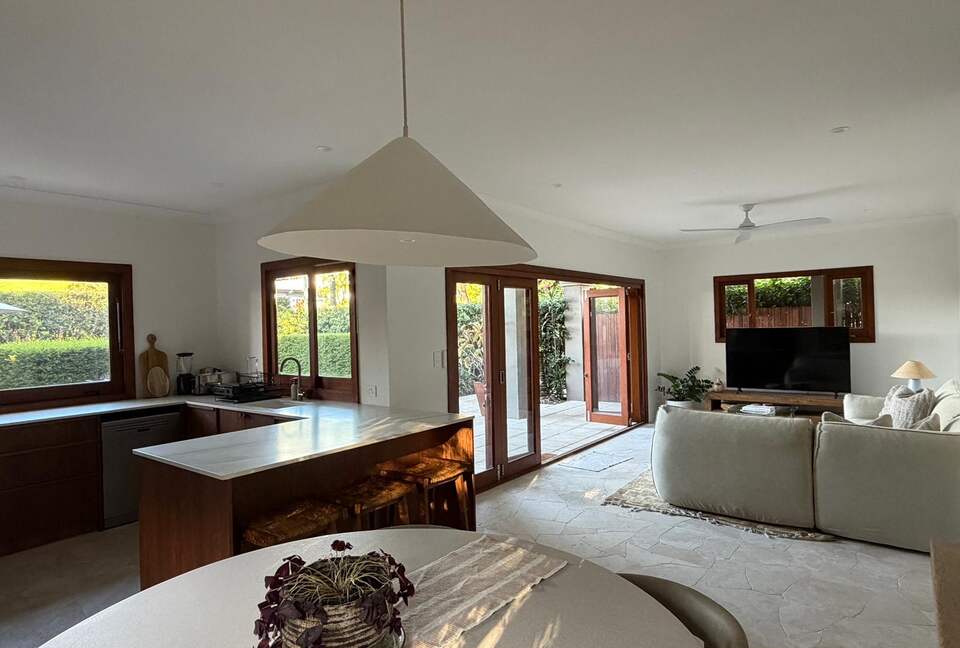 Private Courtyard and Lap Pool Retreat in Central Byron Bay - Byron Bay, Australia