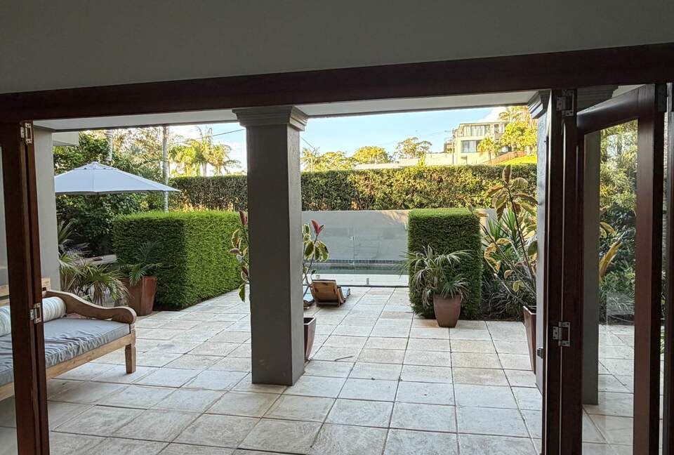 Private Courtyard and Lap Pool Retreat in Central Byron Bay - Byron Bay, Australia