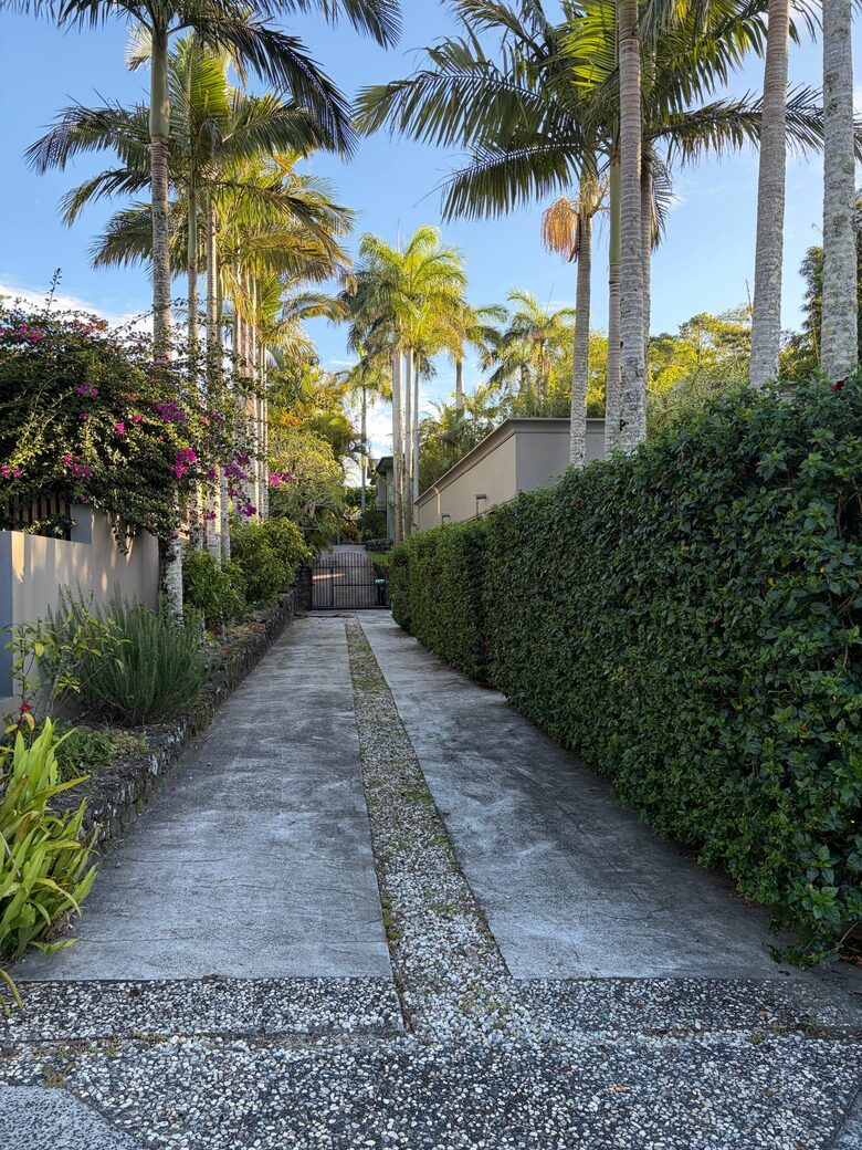 Private Courtyard and Lap Pool Retreat in Central Byron Bay - Byron Bay, Australia