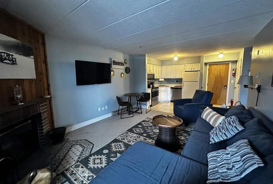 Cozy Ski-Inspired Escape at Mount Snow - West Dover, Vermont