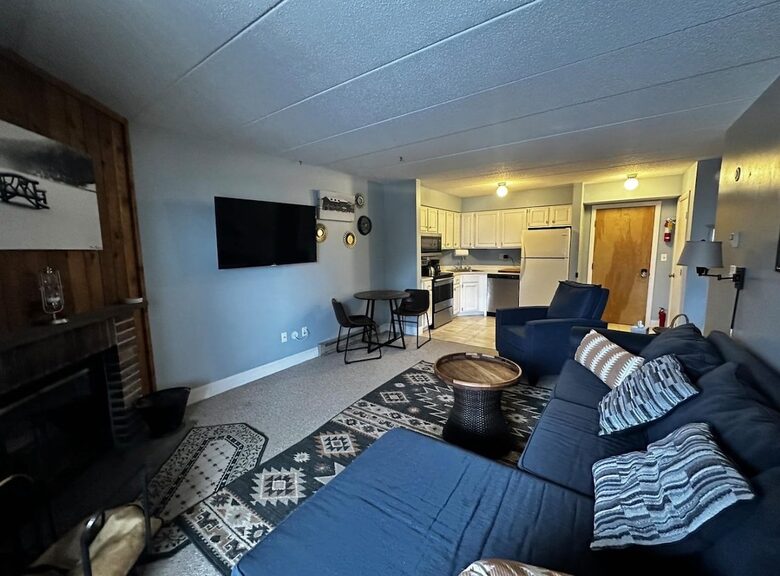 Cozy Ski-Inspired Escape at Mount Snow - West Dover, Vermont