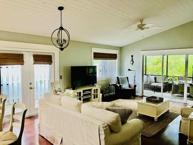 Relaxed Beach House in Sea Woods Community - New Smyrna Beach, Florida