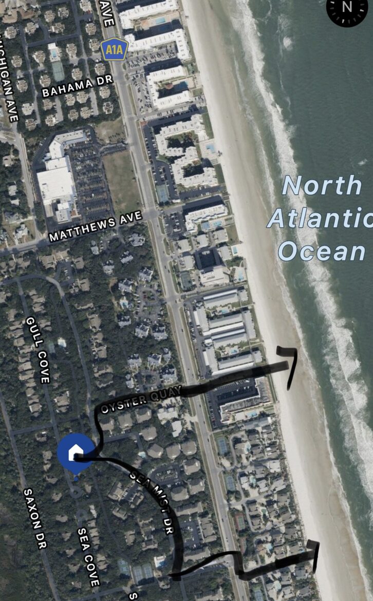 two options to walk to the beach from the back of home