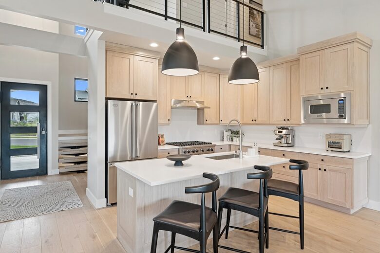 A Modern Mountain Retreat Near Deer Valley with Game Room & Hot Tub - Heber City, Utah