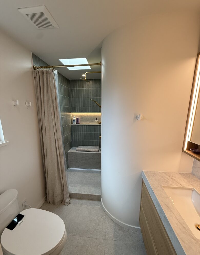 A Coastal Beach House In Boundary Bay, Delta - Delta, Canada