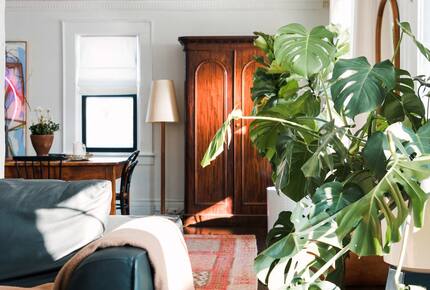 A Design-Led Country Home Near Sandbanks and East Lake - Cherry Valley, Canada