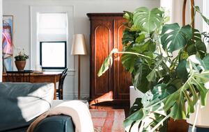 A Design-Led Country Home Near Sandbanks and East Lake - Cherry Valley, Canada