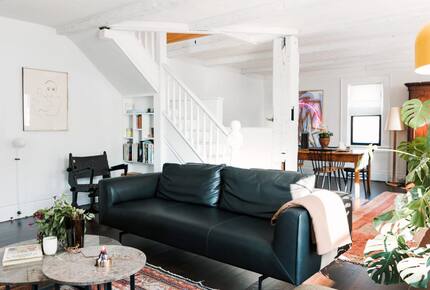 A Design-Led Country Home Near Sandbanks and East Lake - Cherry Valley, Canada