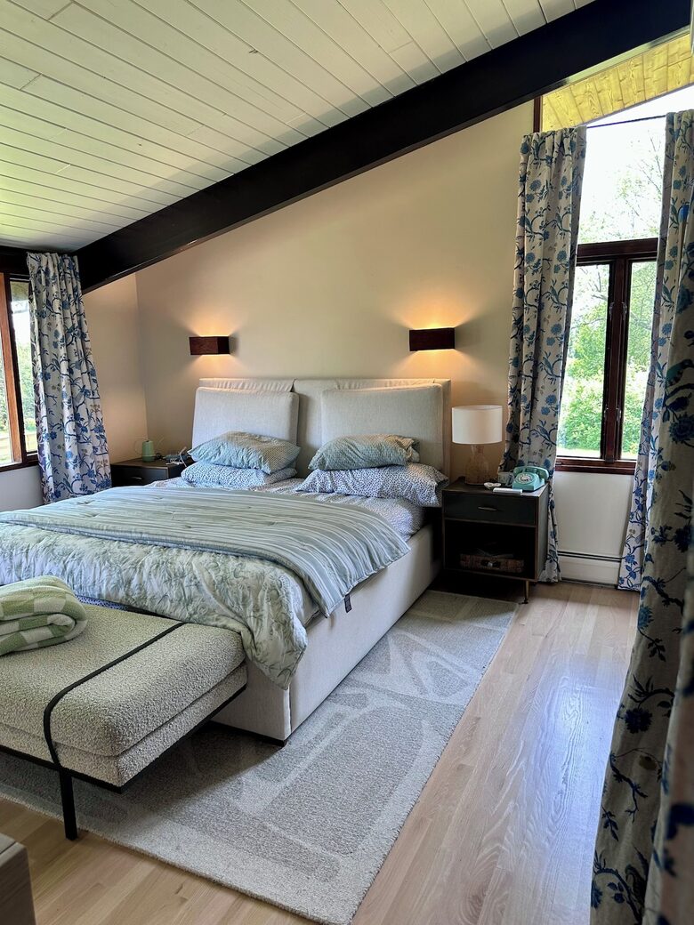 Rhode Island Vineyard-Adjacent Coastal Retreat - Portsmouth, Rhode Island