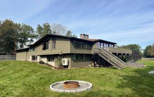 Rhode Island Vineyard-Adjacent Coastal Retreat - Portsmouth, Rhode Island