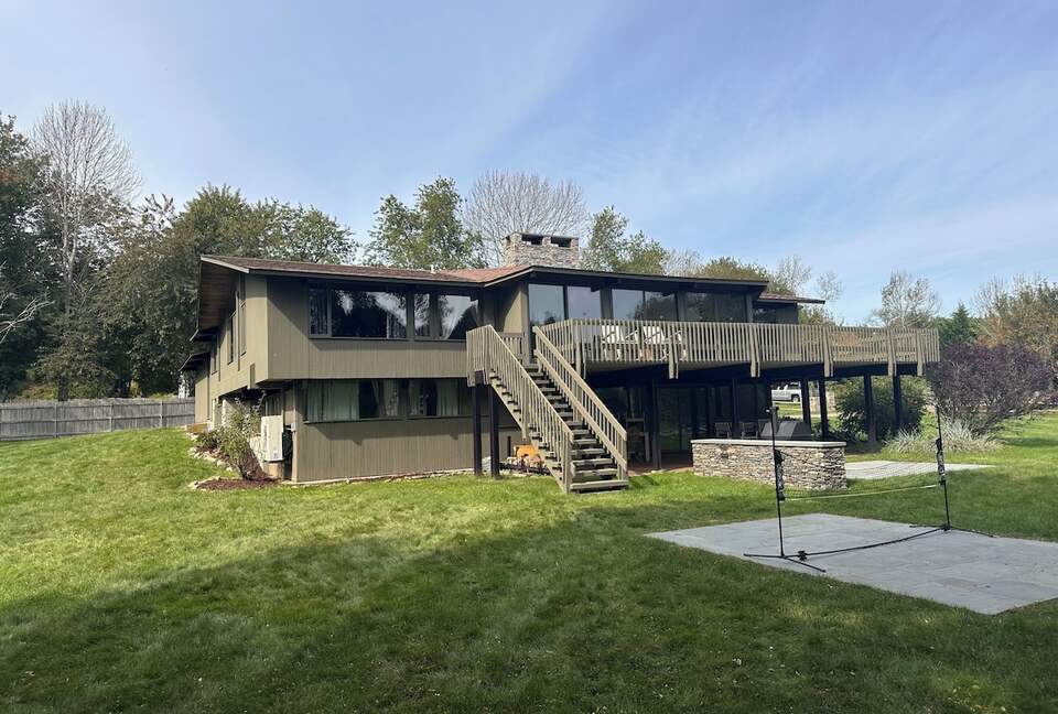 Rhode Island Vineyard-Adjacent Coastal Retreat - Portsmouth, Rhode Island