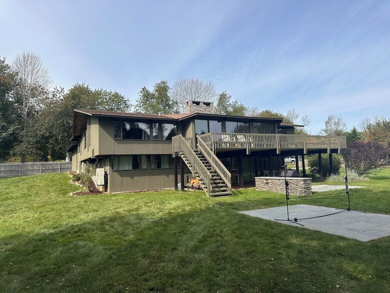 Rhode Island Vineyard-Adjacent Coastal Retreat - Portsmouth, Rhode Island