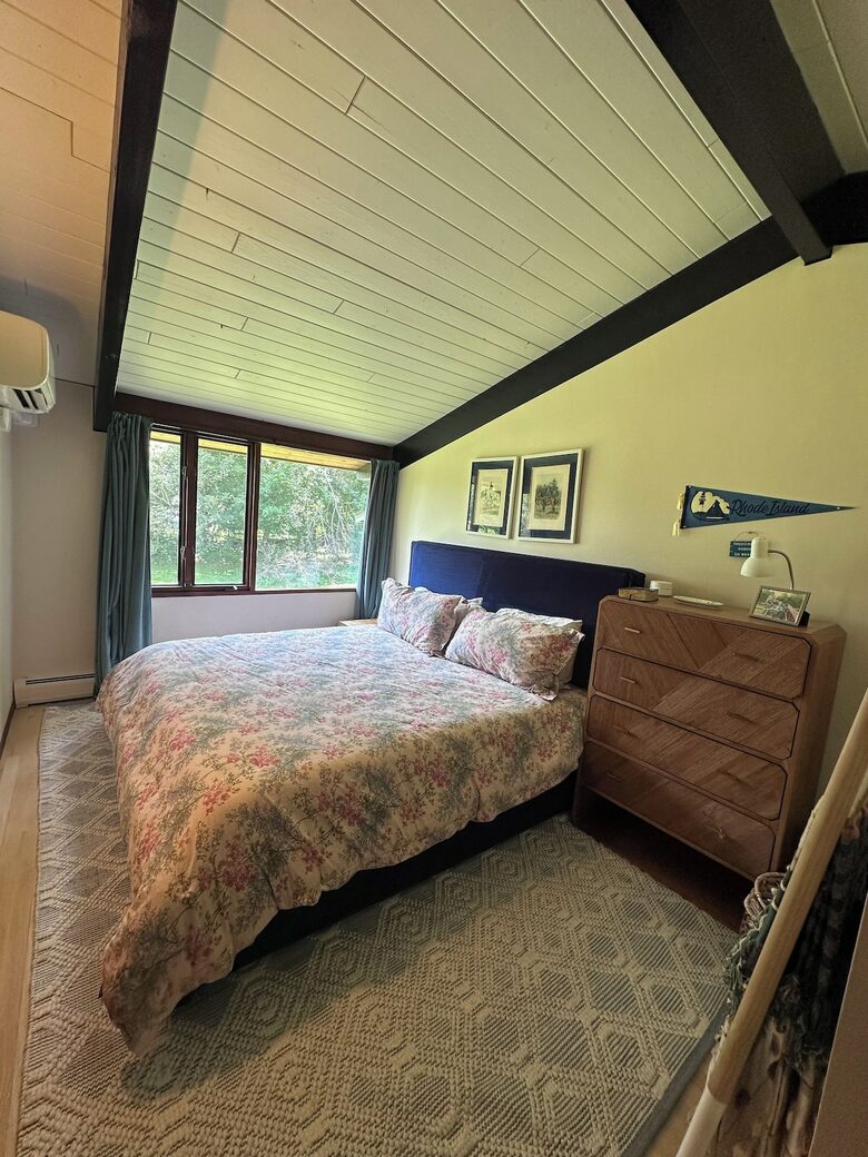 Rhode Island Vineyard-Adjacent Coastal Retreat - Portsmouth, Rhode Island