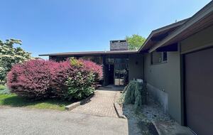 Rhode Island Vineyard-Adjacent Coastal Retreat - Portsmouth, Rhode Island