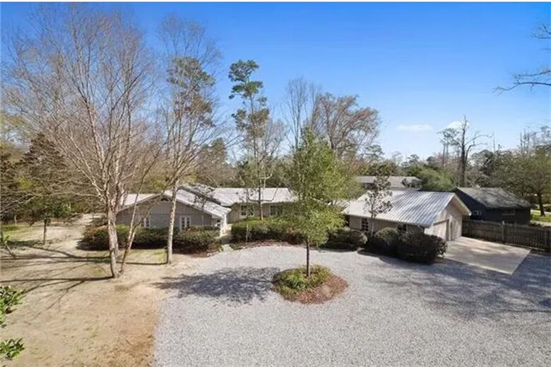 Covington River Escape - Covington, Louisiana