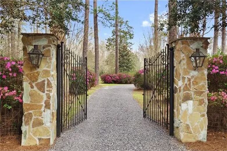 Covington River Escape - Covington, Louisiana