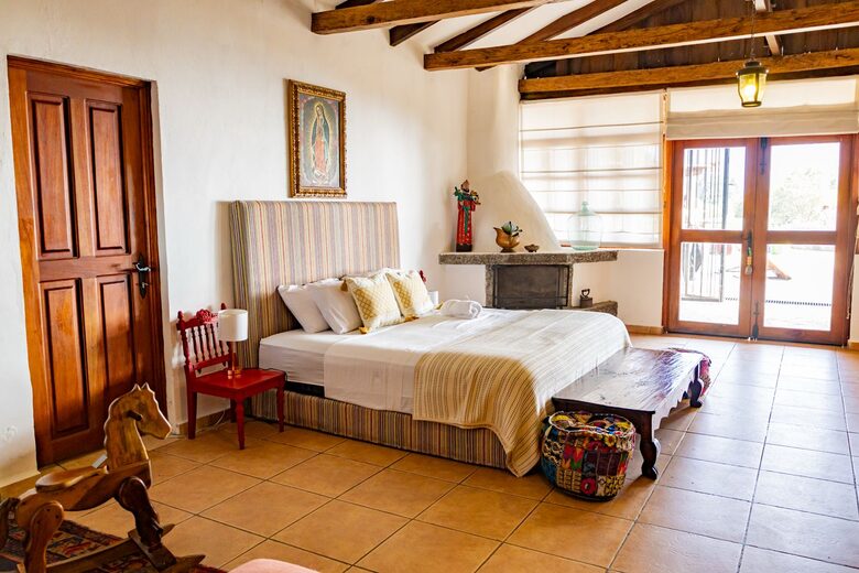 Volcanic Views & Refined Comfort - Santa Ana, El Salvador