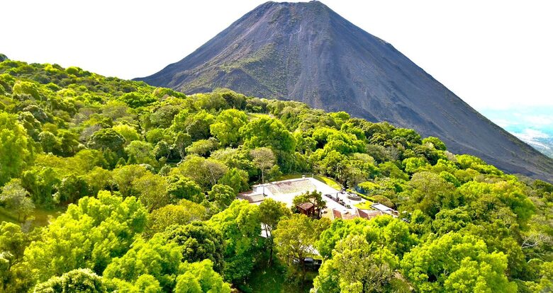 Volcanic Views & Refined Comfort - Santa Ana, El Salvador