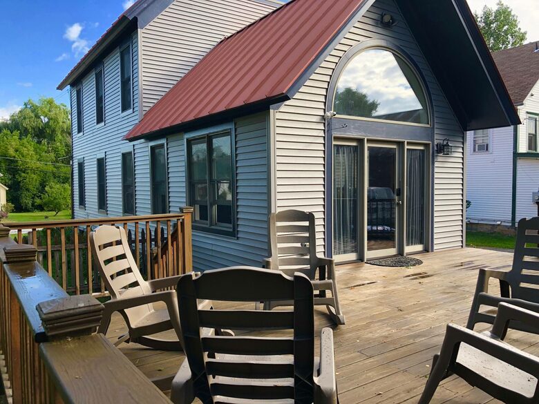 Charming Middlebury Retreat in the Heart of Town - Middlebury, Vermont