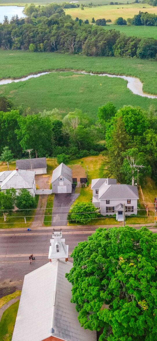 A Design-Led Country Home Near Sandbanks and East Lake - Cherry Valley, Canada