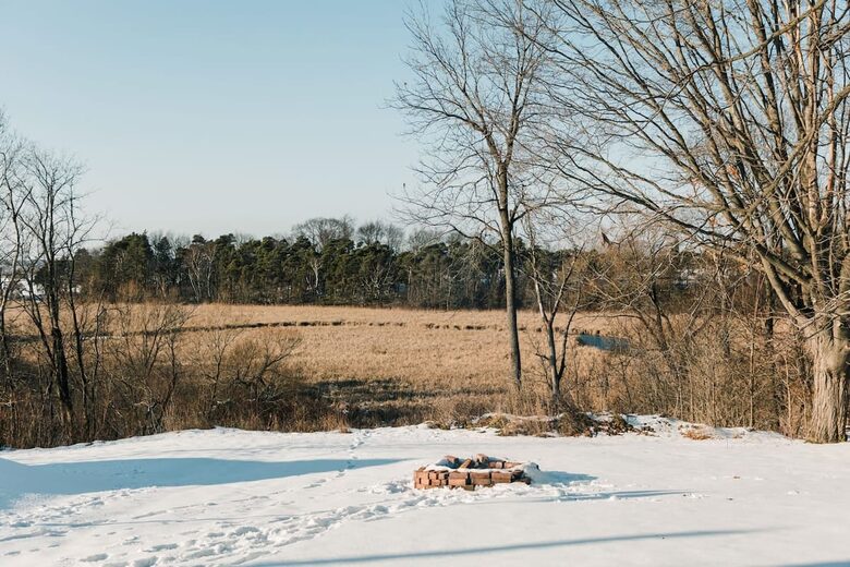 A Design-Led Country Home Near Sandbanks and East Lake - Cherry Valley, Canada