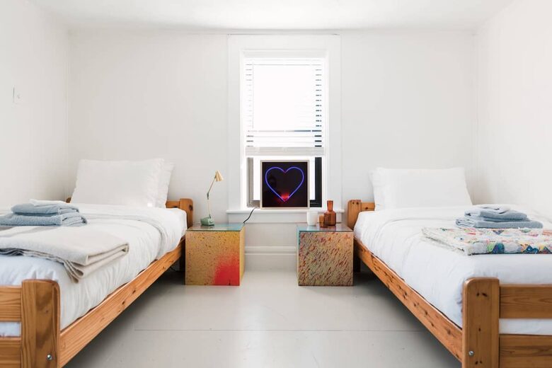 A Design-Led Country Home Near Sandbanks and East Lake - Cherry Valley, Canada