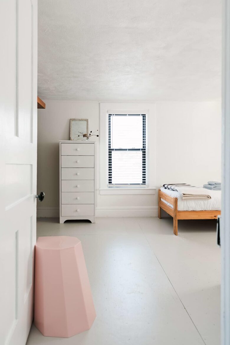 A Design-Led Country Home Near Sandbanks and East Lake - Cherry Valley, Canada