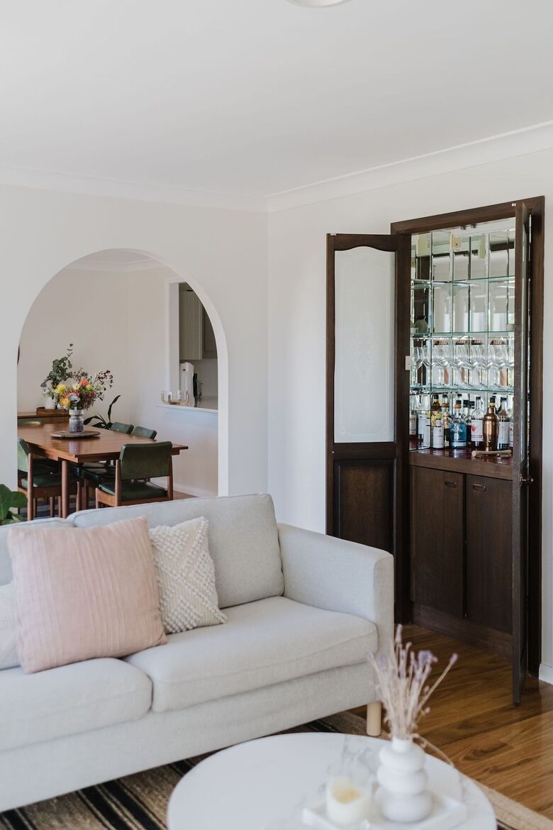 Light-Filled Coastal Living in Mollymook Beach - Mollymook Beach, Australia