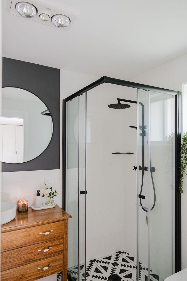 Light-Filled Coastal Living in Mollymook Beach - Mollymook Beach, Australia