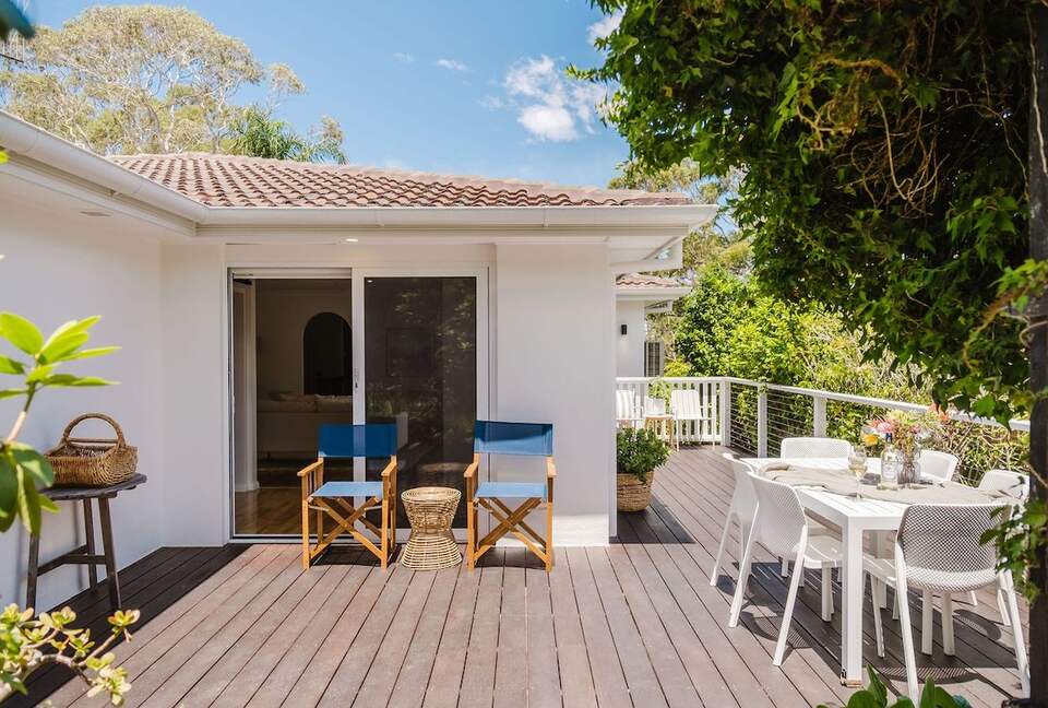 Light-Filled Coastal Living in Mollymook Beach - Mollymook Beach, Australia