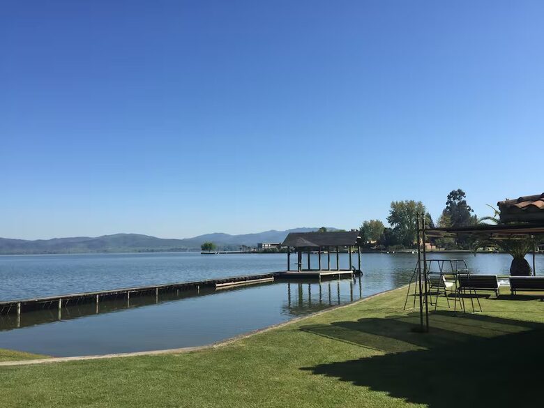 Lakefront House on Lake Rapel - Las Cabras, Chile