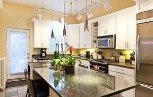 Historic DC Victorian Steps from Convention Center - Washington, Washington DC