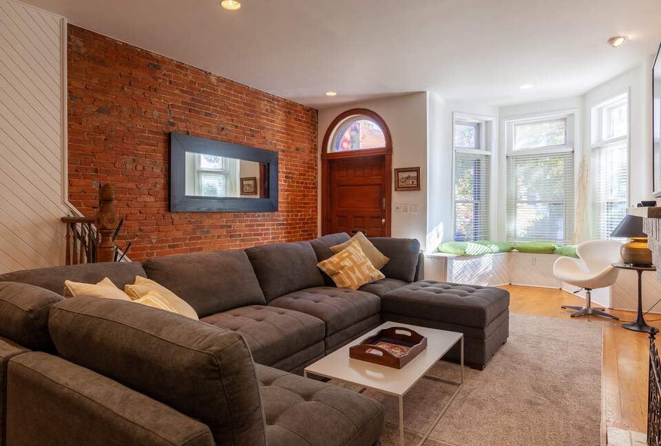 Historic DC Victorian Steps from Convention Center - Washington, Washington DC